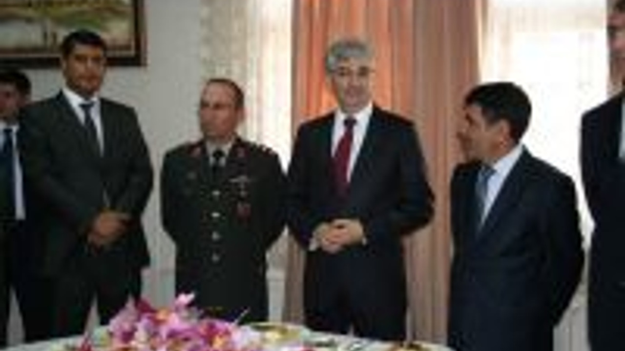 Kars’ta Protokol Öğretmen Evi’nde Bayramlaştı Güncel