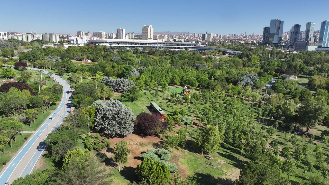 Başkentliler yazın keyfini park ve rekreasyon alanlarında çıkarıyor