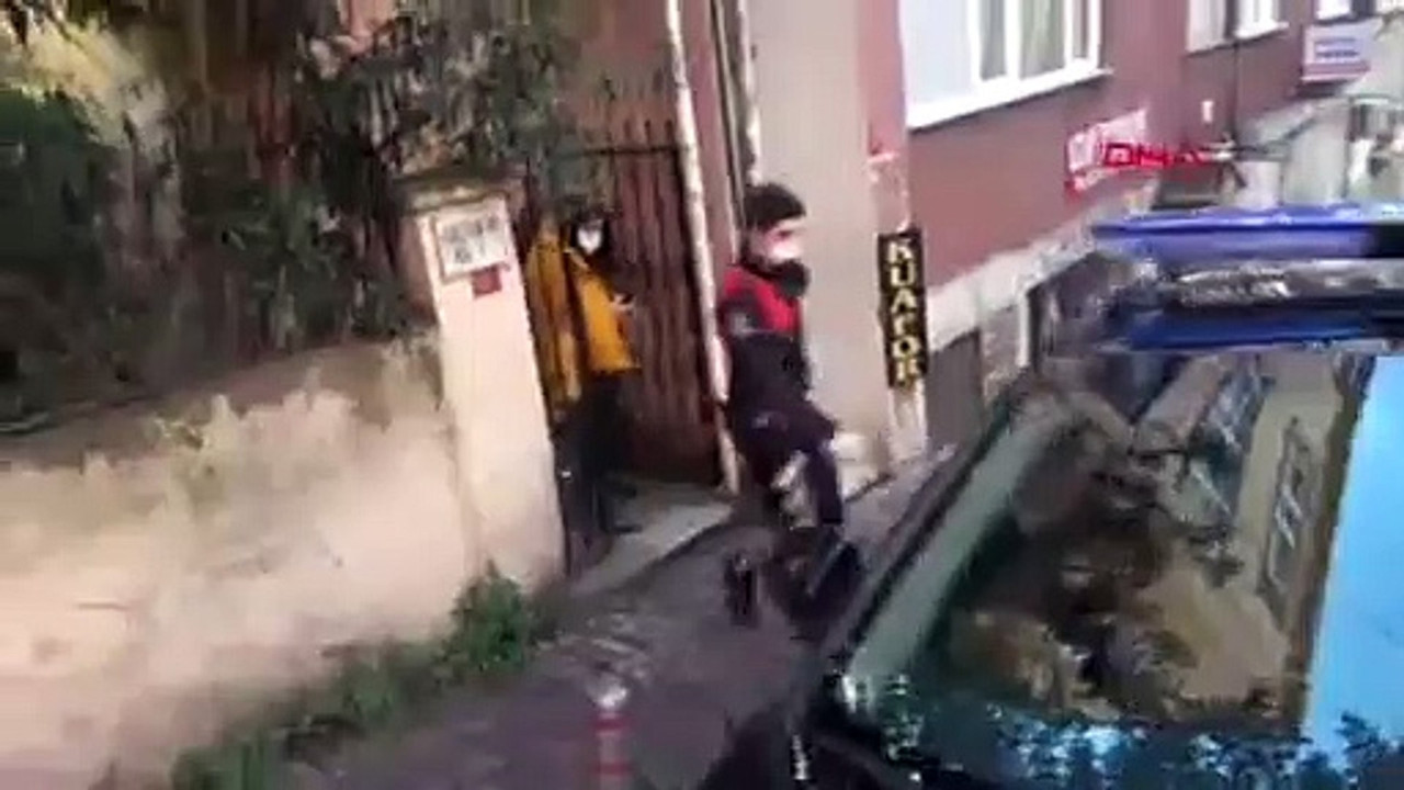 Ev arkadaşı göğsünden bıçakladı! Yaralı halde sokağa fırladı Haber3