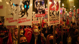 Kadıköy'de binlerce kişi 29 Ekim Cumhuriyet Bayramı'nda Cumhuriyet için yürüdü