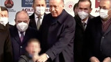 Erdoğan’ın mikrofon uzattığı  çocuk Kılıçdaroğlu’na ‘hain’ diyerek iktidar için oy istedi