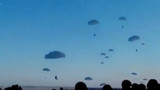 Rusya'dan hava indirme operasyonu: Paraşütle şehre indiler!