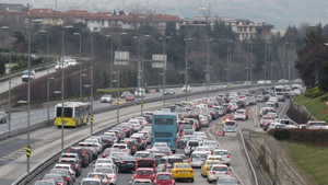 Kısıtlamasız ilk hafta sonunda trafik felç!