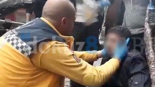 Kahrolduk: İşsiz vatandaş elinde bebek beziyle açlıktan bayıldı