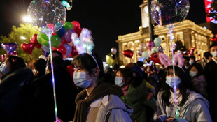 Koronanın başladığı Wuhan'da yeni yıl kutlamaları