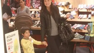 Ebru Şallı'nın makyajsız hali yok artık dedirtti !