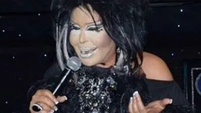 Bülent Ersoy'a 6,5 saatlik makyaj