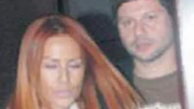 Mirkelam eski eşiyle yemekte