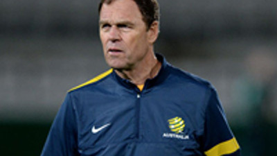 Holger Osieck kovuldu !