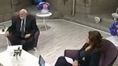 Soruya bak: ''Damat kayınvalidesinin elini öpebilir mi ?''