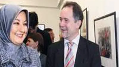 Hayrünisa Gül’den başörtüsü yorumu