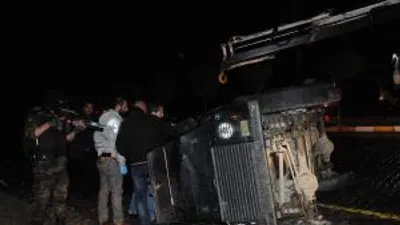 Hakkarideki Kobani Eyleminde Bir Banka Şubesine Molotoflu Saldırı...