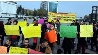 Atanamayan Öğretmenlerden Diyarbakırda Protesto