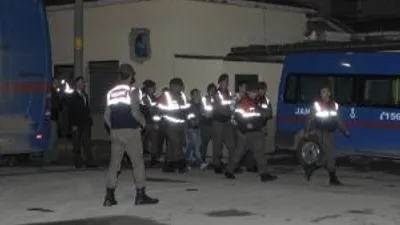 Cezaevi Yönetimine Tepki Gösteren Tutuklular Yatakları Yaktı