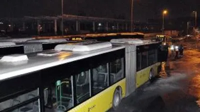 Park Halindeki Metrobüste Yangın