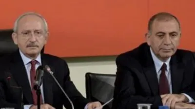 Kılıçdaroğlu mikrofonu unutunca...