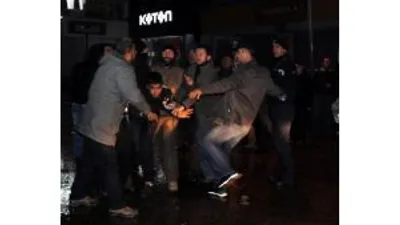 Diyarbakırda Bir Tarafta Halay, Bir Tarafta Olay