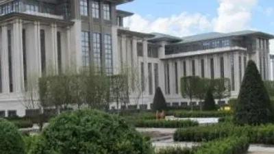Saray'a camiye yargı dur dedi