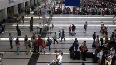 Binlerce uçak seferi iptal oldu