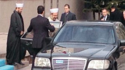 Diyanet İşleri Başkanı'nın makam aracı şaşırttı