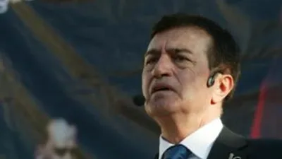 Osman Pamukoğlu'ndan seçimler için sürpriz karar