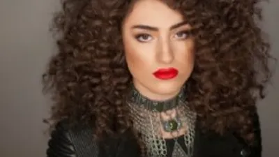 Tatlıses'e sert gönderme: ''Parayla baba...
