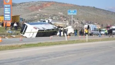 Kahramanmaraş’ta Yolcu Otobüsü İle Minibüs Çarpıştı: 5’i Ağır 20...