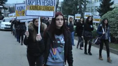 Ktü’de Kız Öğrenciler Özgecan İçin Yürüdü