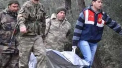 Eşini yasak aşkına öldürtmüş !