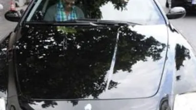 Aşk bitti, Maserati de gitti