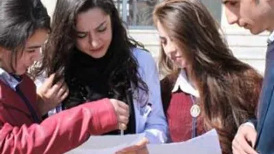 Sahneyi bırakıp öğretmen oldu
