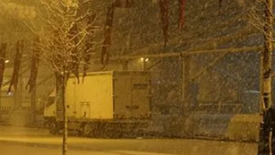 Bu fotoğraf dün gece çekildi ! Nisan'da kar...