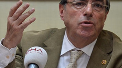 ''Suç üstüne suç işliyorlar''
