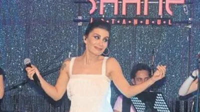 İrem Derici'nin sahnesinde evlilik teklifi