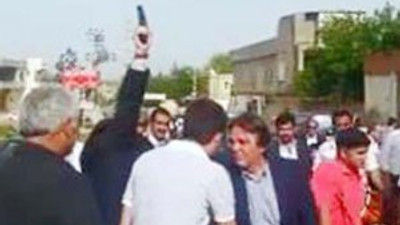 Adayları silahla karşıladılar