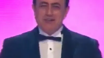 İngilizce şarkı söyleyince...