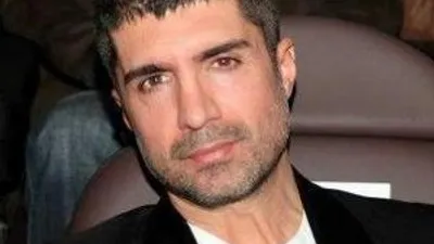 Beren Saat'in peşine düştü