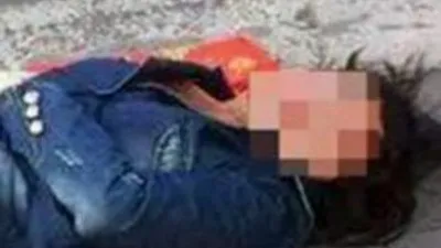 Kırmızı ışıkta geçti çekiçle dövüldü !