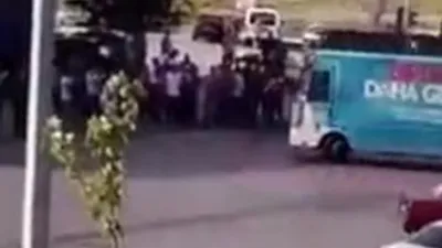 AK Parti'nin seçim otobüsünden drift şov !