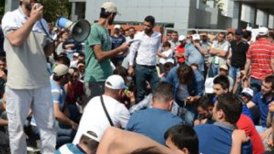 Tofaş işçilere resti çekti
