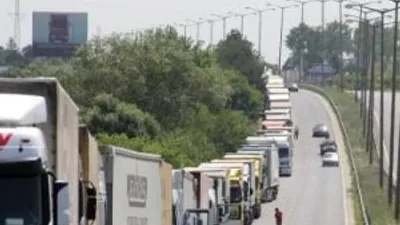 Sınır kapısında 15 km TIR kuyruğu !