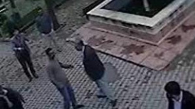 Cami imamını dövdüler !