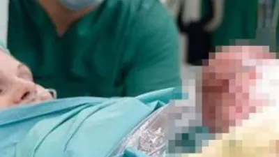 Bebeğini kendi çıkardı !