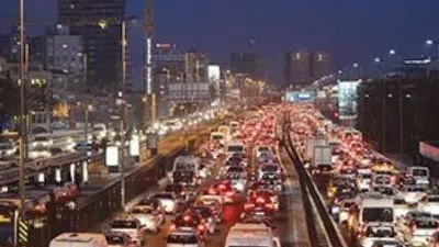Tatilciler trafiği felç etti