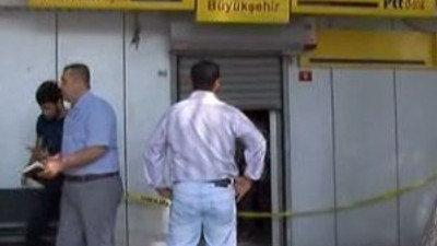 Polis merkezi yanındaki PTT soyuldu !