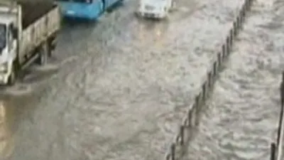 Yağmur ulaşımı vurdu !