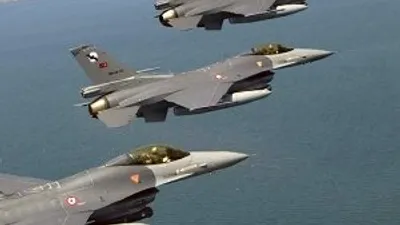 Hakkari'de uçak hareketliliği