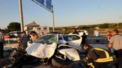 Çanakkale'de feci kaza: 3 ölü