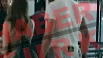 Sinem Kobal'la öpüşürken yakalandı