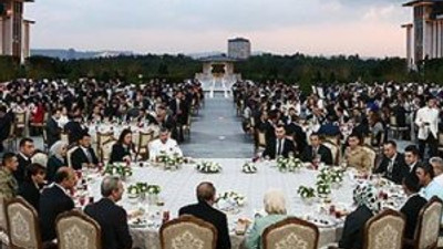 Saray bahçesinde dev iftar